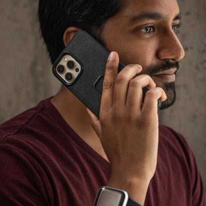 Peak Design Phone Case for iPhone 14/13 Fabric for motorcycles when making a call