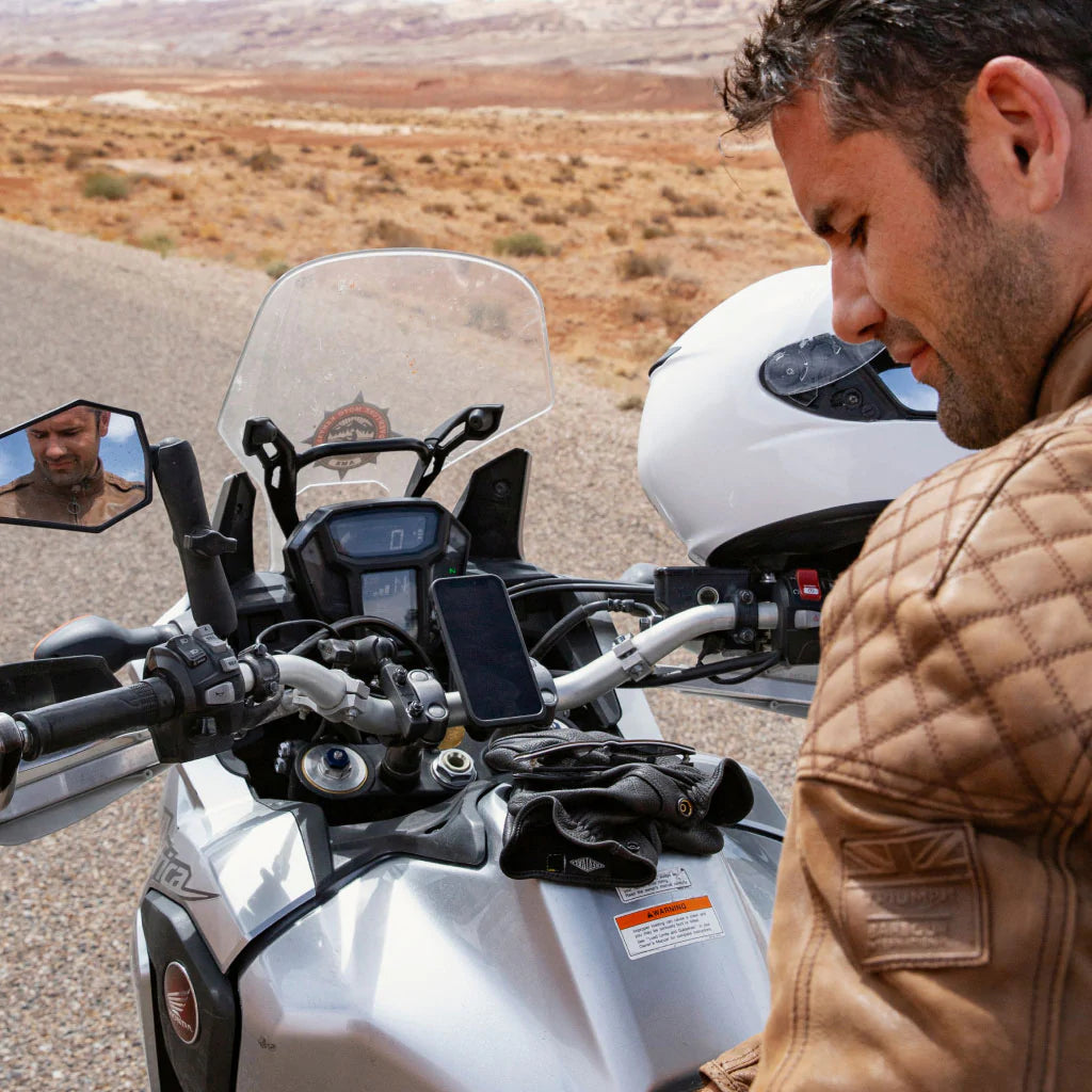 Peak Design Motorcycle Bar Mount Phone Holder real life use