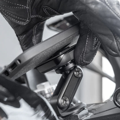 Peak Design Motorcycle Stem Mounting action